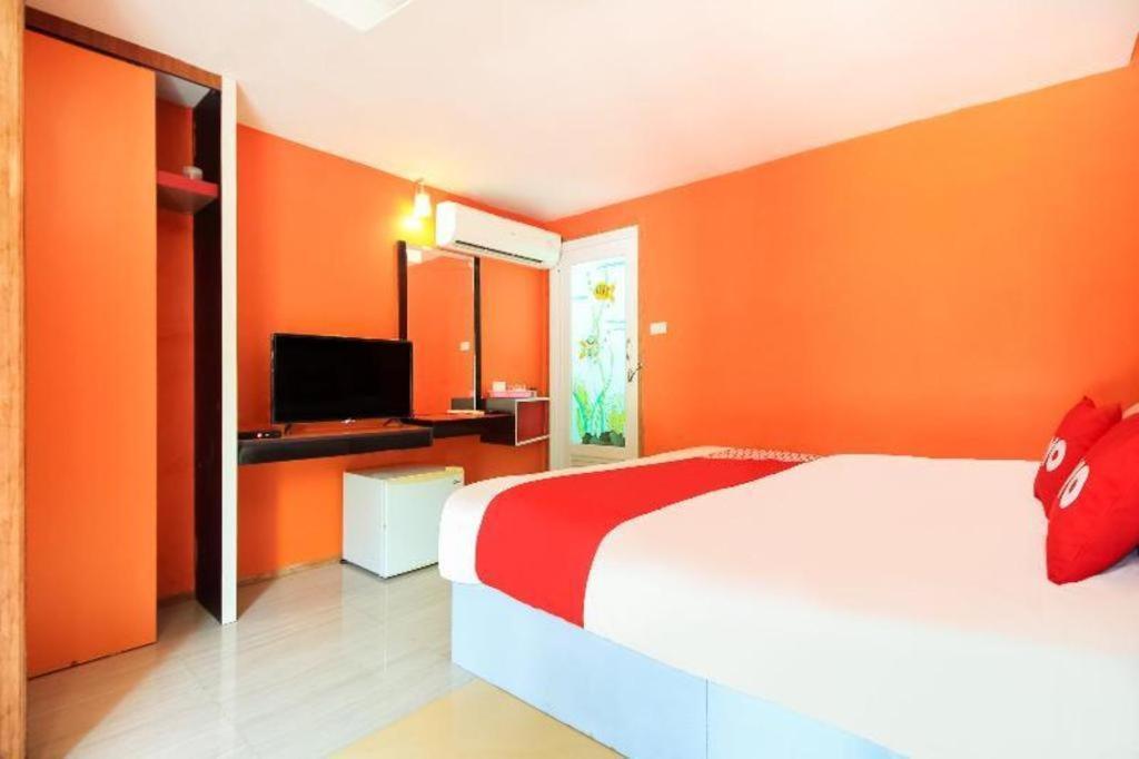 Oyo 271 The Resort Romklao Bangkok Kültér fotó