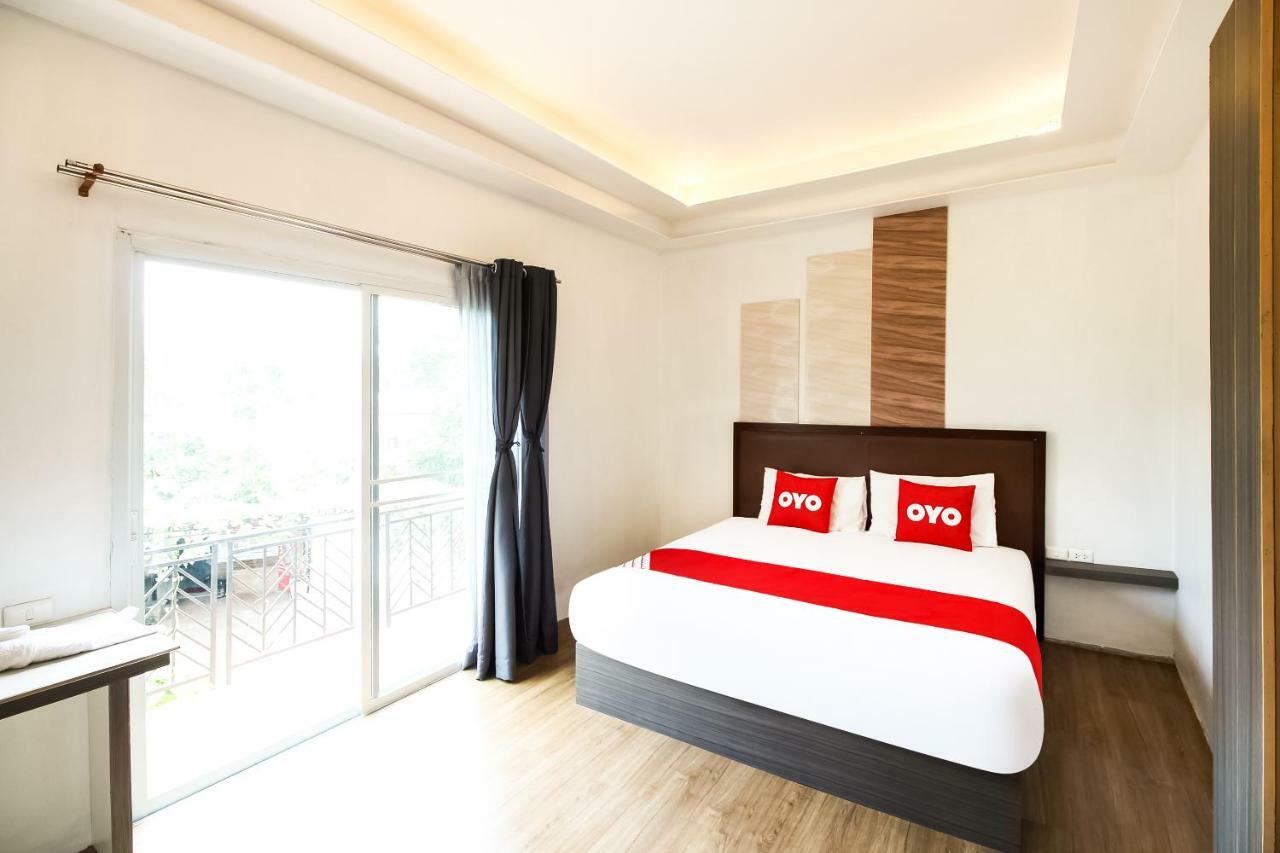 Oyo 271 The Resort Romklao Bangkok Kültér fotó