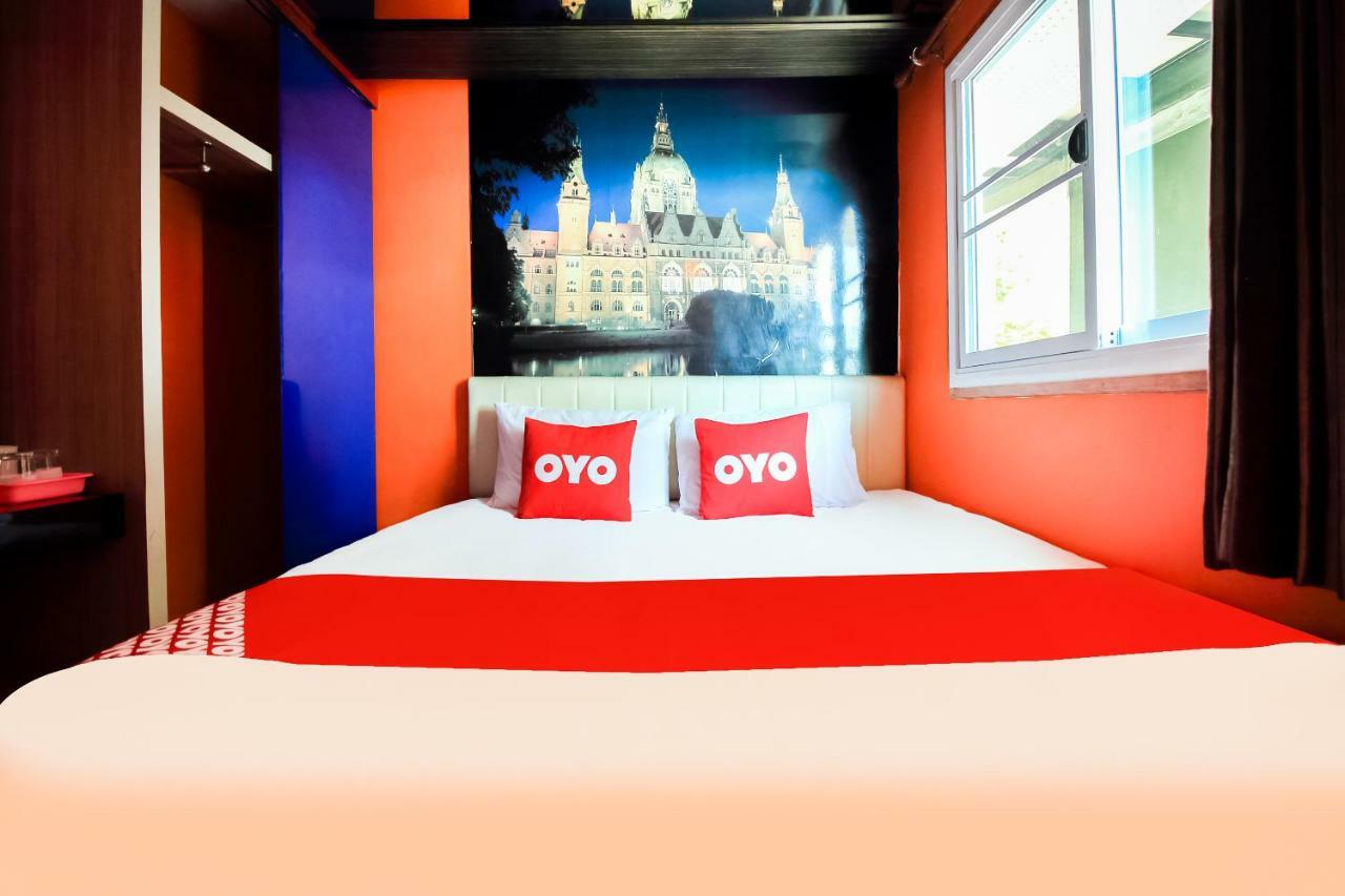 Oyo 271 The Resort Romklao Bangkok Kültér fotó