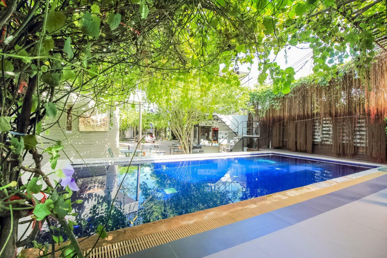 Oyo 271 The Resort Romklao Bangkok Kültér fotó