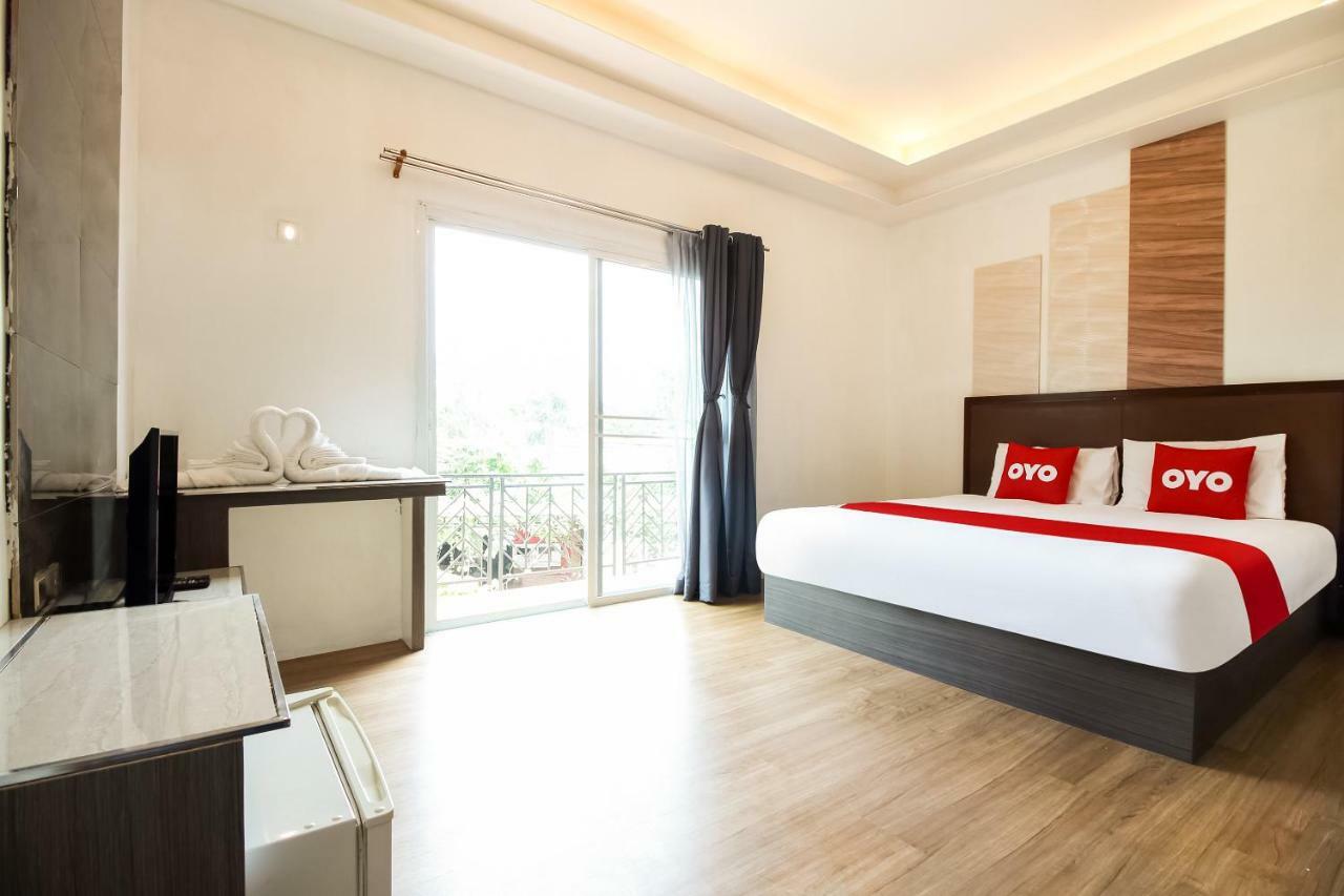 Oyo 271 The Resort Romklao Bangkok Kültér fotó