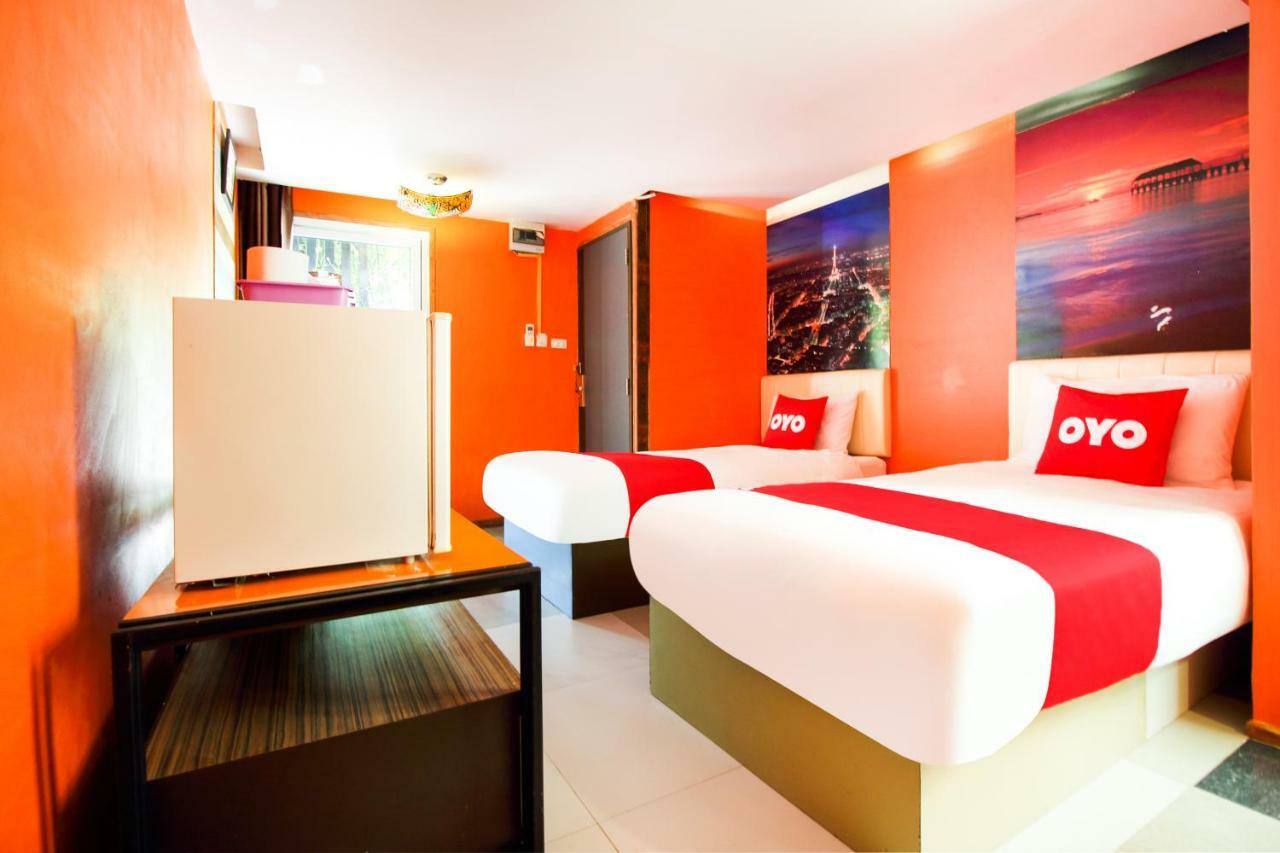 Oyo 271 The Resort Romklao Bangkok Kültér fotó