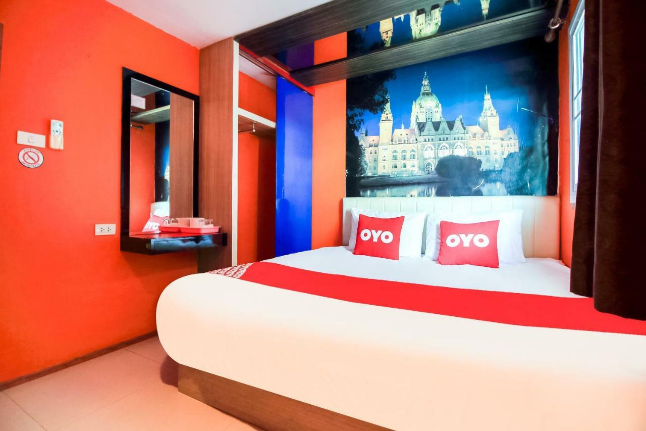 Oyo 271 The Resort Romklao Bangkok Kültér fotó